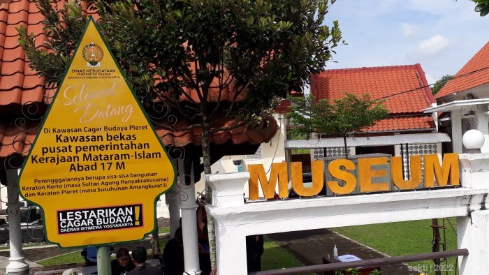 papan nama museum